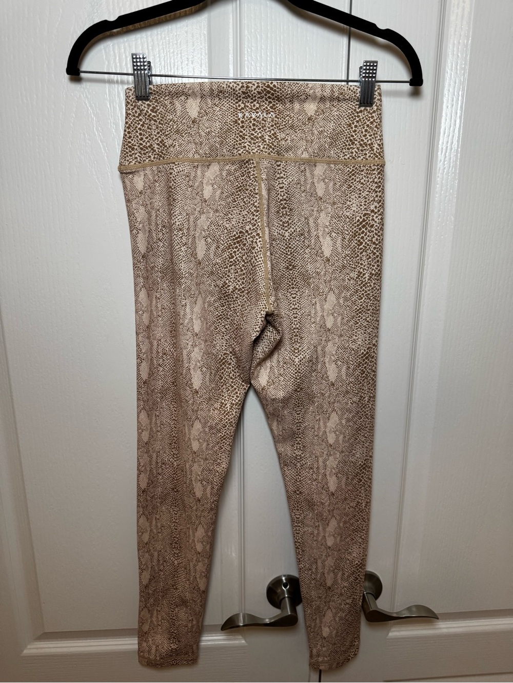 Kavala Snakeskin Activewear Set Tan Cream Sports Bra & Leggings - Picture 7 of 8